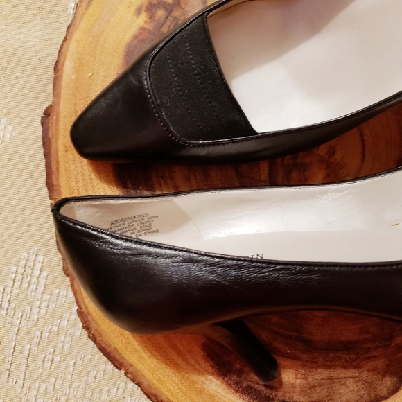 ANNE KLEIN | NWOT LEATHER SLIP IN PUMPS BLACK - Picture 6 of 10
